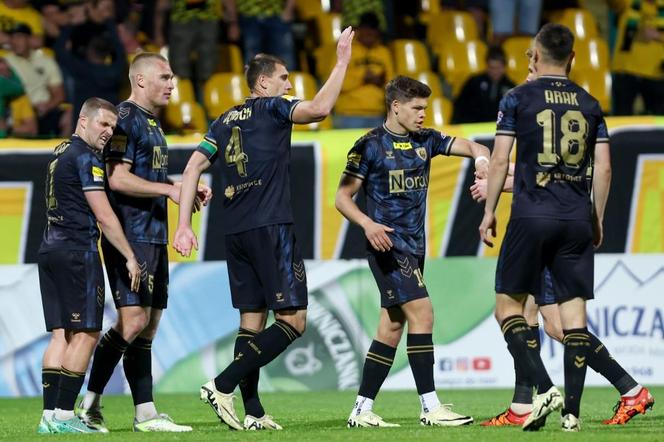 GKS Katowice kontra Stal Rzeszów na stadionie przy Bukowej. Padło osiem bramek! GieKSa trzecia w tabeli 1. Ligi