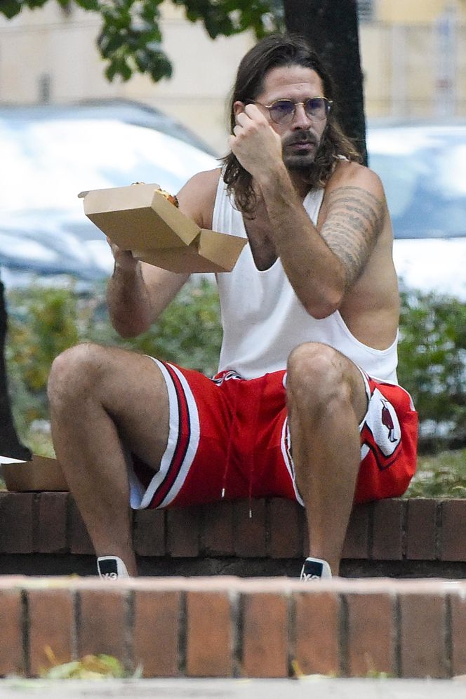 Radzimir Dębski umówił się ze znajomymi na burgera