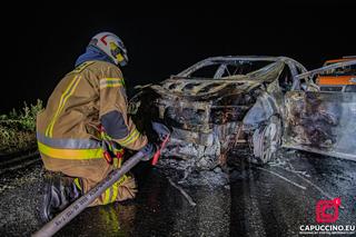 Jadowniki. Osobówka stanęła w płomieniach. Interweniowali strażacy