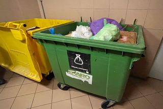 Ruszyły kontrole segregacji śmieci! Wysokie kary dla mieszkańców bloków