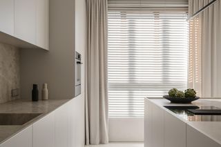 Minimalistyczne mieszkanie architektki