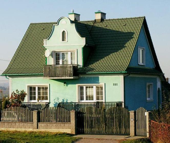 Kolory ścian domu. Elewacje czerwone, niebieskie, żółte... (zdjęcia)