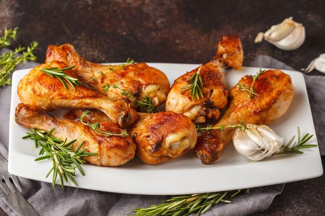 marynowane udka kurczaka pieczone w piekarniku