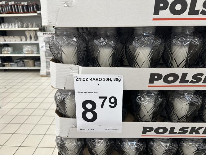 Ile kosztują znicze? Sprawdziliśmy ceny w marketach