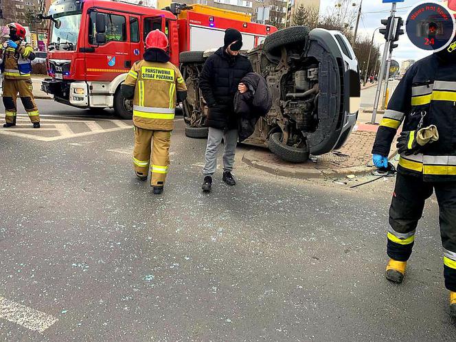 Fatalny wypadek w Pruszkowie. BMW roztrzaskane, ford na boku