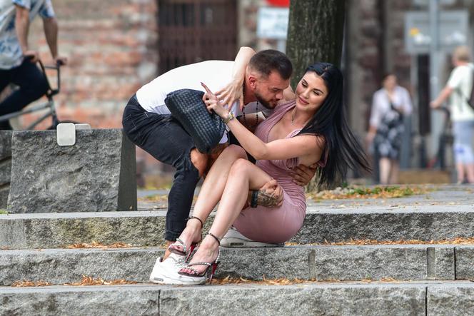 Modelka "Playboya" przyłapana z gwiazdą filmu "365 dni"!