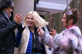 Na Wspólnej odc. 3245 - opis, streszczenie: Roman i Muszko spędzają noc w lesie, gdzie trafiają do kampera prostytutek