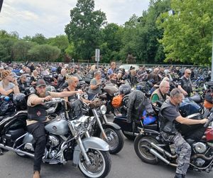 Lśniące maszyny i ryk silników. Do Bydgoszczy przyjechało kilka tysięcy harleyowców