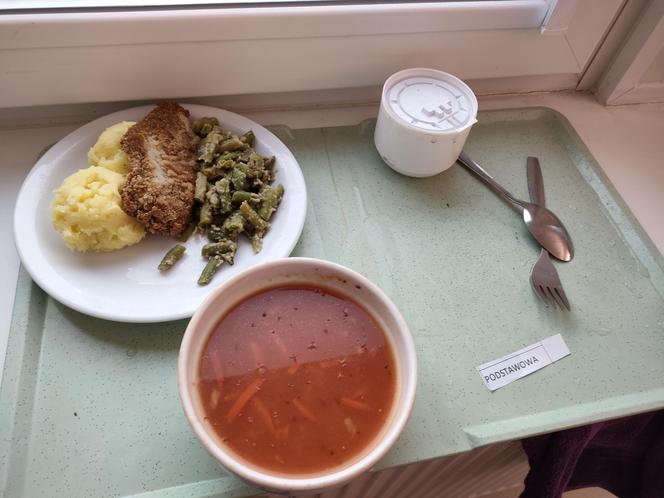 Posiłki w polskich szpitalach. Tak karmią kobiety na porodówce w Łodzi
