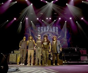 Slash zapowiada nowy album koncertowy i film „Live at the S.E.R.P.E.N.T. Festival”! Posłuchaj singla
