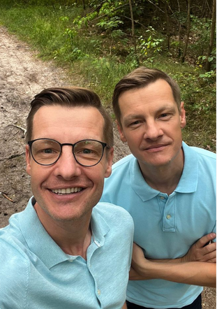 M jak miłość. Zamiana Pawła (Rafał Mroczek) w Piotrka (Marcin Mroczek)