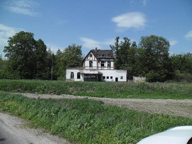 Dworzec w Żukowicach. Fot. Wikimedia Commons
