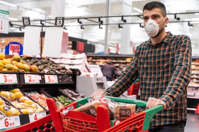 Epidemia spowodowała wzrost cen i wysyp fałszywych sklepów. Jak nie dać się oszukać?