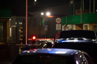 Przejścia w Kuźnicy i Bobrownikach otwarte: Na granicy już 4 km kolejki