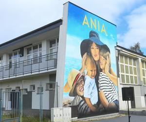 Uroczyste odsłonięcie muralu Anny Przybylskiej
