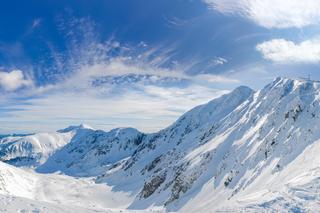 Mateusza zabrała lawina i dosłownie przemieliła. 36-latek cudem przeżył. Ma liczne złamania kręgosłupa