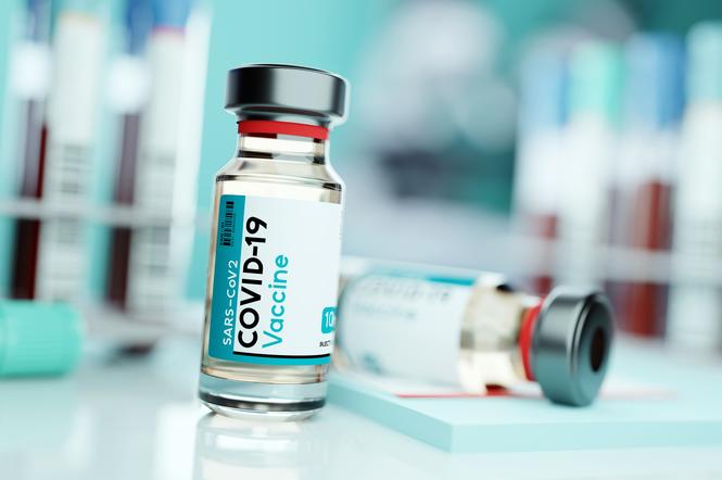 Ekspert o szczepionkach przeciw COVID-19: nie byłyby dopuszczone, gdyby stanowiły zagrożenie