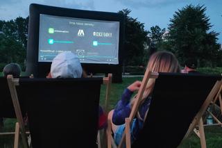 Wakacyjne kino plenerowe w Siedlcach w każdą środę lipca. Sprawdź repertuar!