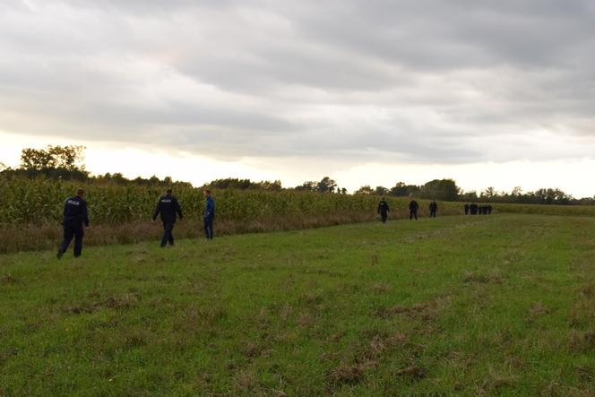 Przyłożył mu ostrze do szyi i kazał wsiąść do bagażnika. 19-latek został porwany przez bandytę