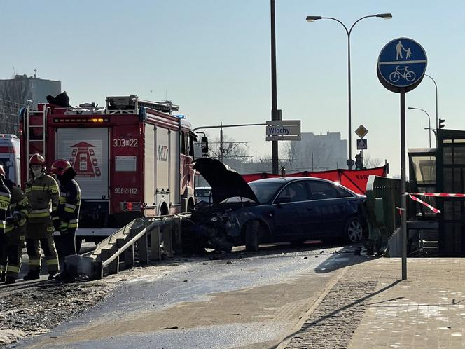 Tragiczny wypadek na Ochocie. Samochód wjechał na chodnik