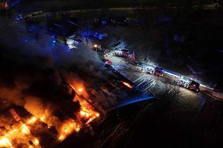 Ogromny pożar na Białołęce. Czarna chmura nad Warszawą