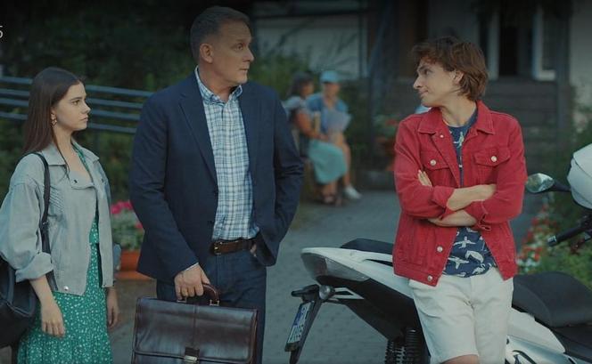 	M jak miłość odc. 1765. Wojtek (Aleksander Szeląg), Basia (Karina Woźniak), Artur Rogowski (Robert Moskwa)