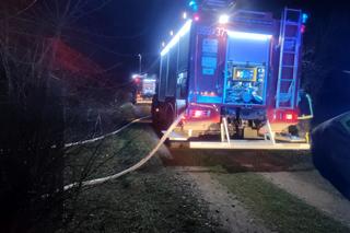 Pożar domu w Kozłówku. Nie żyje mama dwójki dzieci [GALERIA]