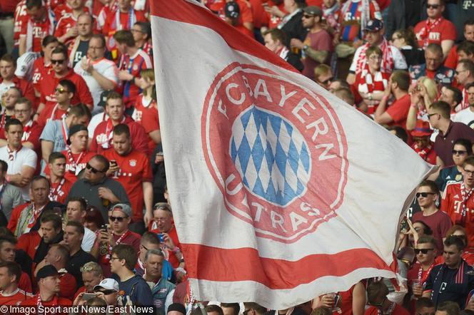 Szokujące sceny w meczu Bayernu Monachium. Stewardzi złapali kibica i się zaczęło, zbrobiło się bardzo niebezpiecznie