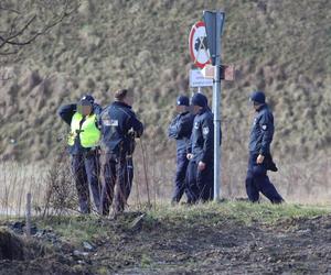 Zabójstwo małżeństwa w Ostródzie. Policyjne poszukiwanie przy poligonie