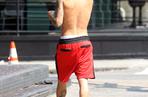 Justin Bieber bez koszulki. Znów pokazał na ulicy Nowego Jorku klatę... i tatuaże