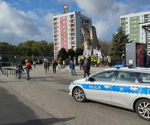 Hutnicy i koksownicy wyszli na ulice w Dąbrowie Górniczej. Apel do rządu o ratunek dla branży i tysięcy miejsc pracy