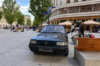 Akcja Miejskiej Agendy Parkingowej na placu Pięciu Rogów w Warszawie