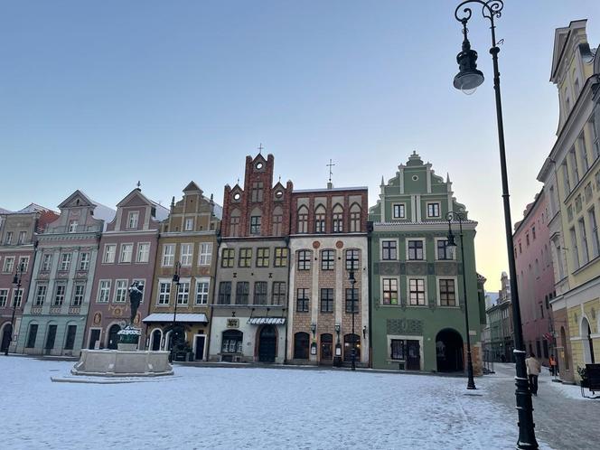 Centrum Poznania w śniegu