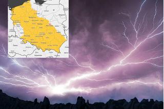 Gwałtowne burze przejdą przez Polskę. Do tego grad i silny wiatr. W tych regionach będzie najgorzej