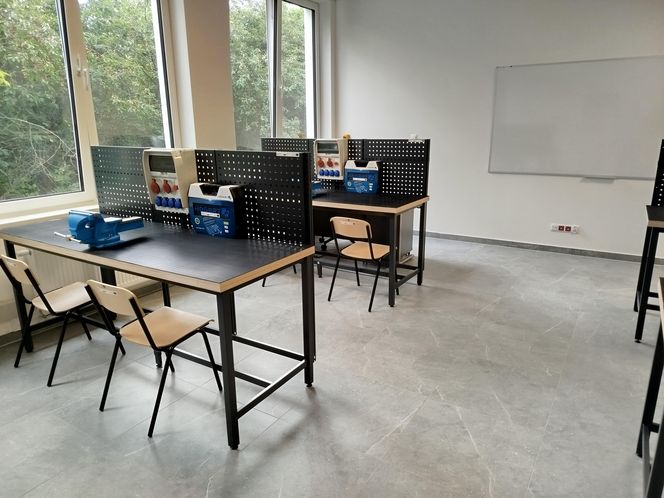 W budynku BCU nr 2 w Siedlcach znajduje się duża hala i 11 sal szkoleniowych, które zostały bardzo nowocześnie wyposażone.