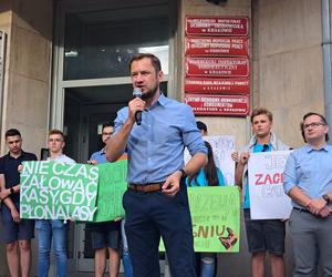 Manifestacja w obronie dóbr przyrody i klimatu w Krakowie