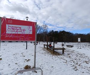 Plac zabaw dla dorosłych. Huśtawki na kilka metrów