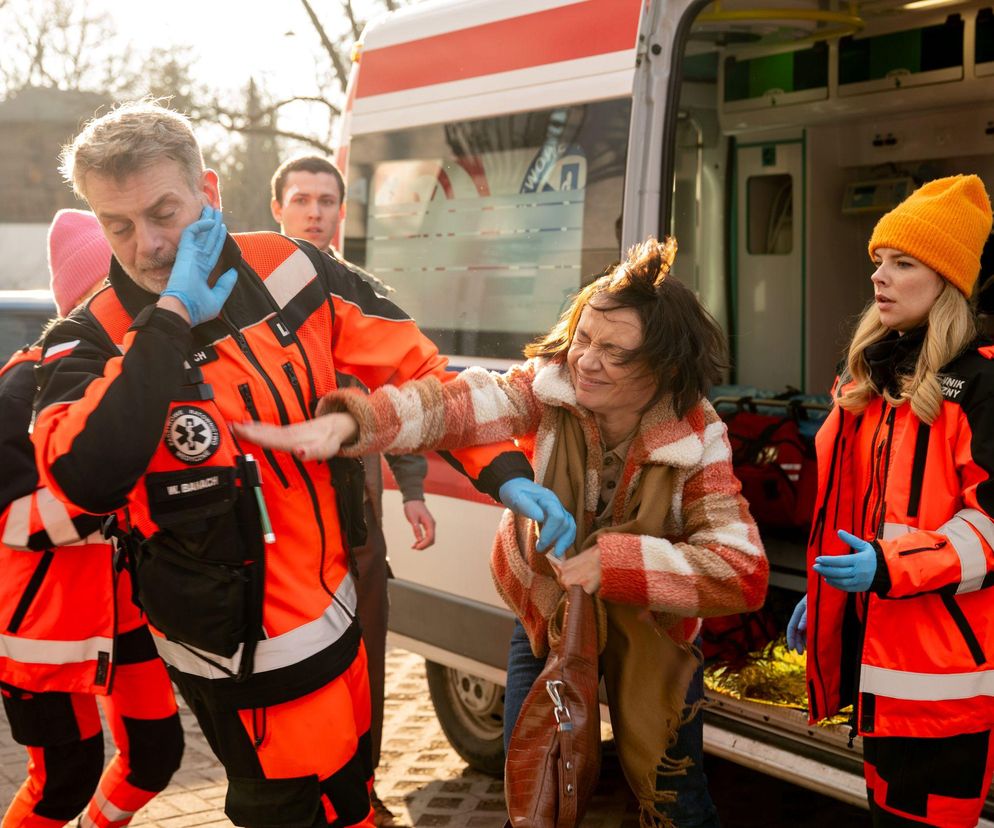 Na sygnale: Wypadek w finale odcinka - ratownicy w śmiertelnym zagrożeniu!