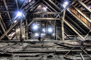 Klimat jak w horrorze. Wnętrza tego kina wciąż zachwycają