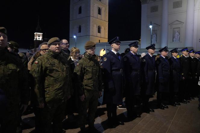 Tłumy wiernych przeszły przez stolicę. Centralną Drogę Krzyżową poprowadził kardynał Nycz