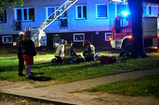 Pożar w budynku mieszkalnym w Koszalinie. Ewakuowano 75 osób. Są poszkodowani