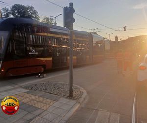 Poranny paraliż w centrum Łodzi. Wykolejony tramwaj zablokował ruch wokół dworca Fabrycznego