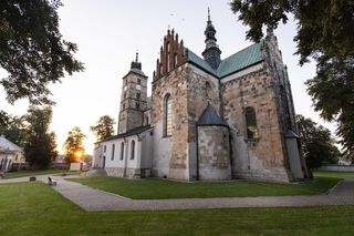 6 miast w Świętokrzyskiem, które przeniosą Cię w czasie