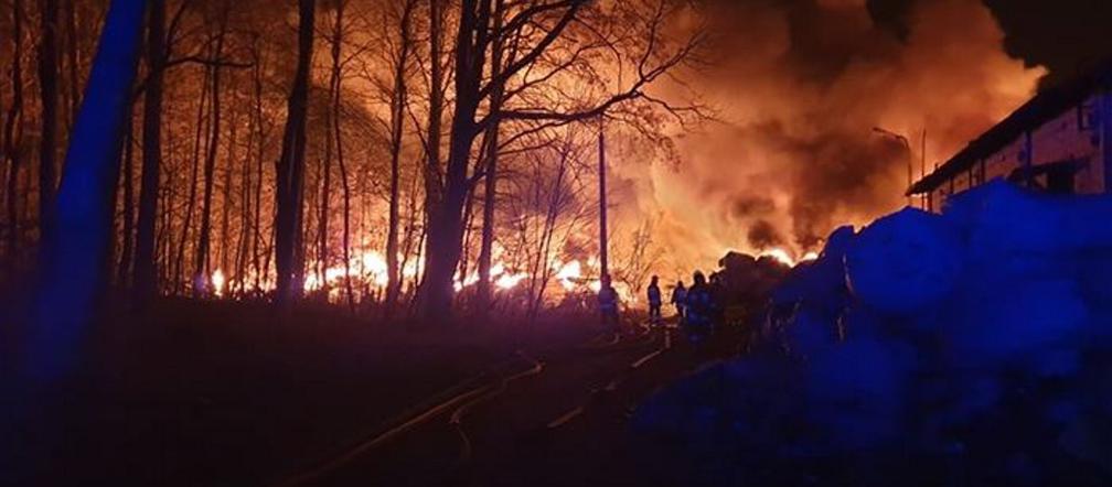 Pożar składowiska odpadów w Pionkach