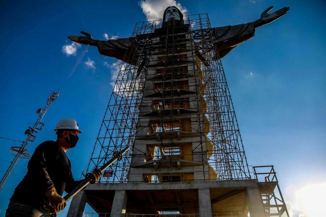 Jeszcze większy Jezus Chrystus. Budują nowy pomnik Jezusowi. Będzie wyższy niż w Rio 