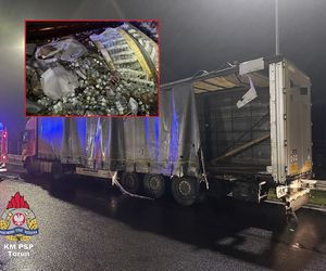 Wypadek pod Toruniem. Znicze wysypały się na drogę