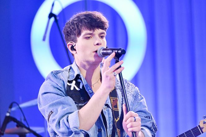 Cyms rozbijał publiczność w Sopocie, a potem wszedł ON. Demoniczne show Cugowskiego w okularach ojca!