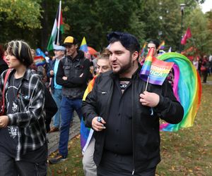 Marsz Równości w Katowicach 2025. Setki ludzi przeszło ulicami miasta. Były protesty