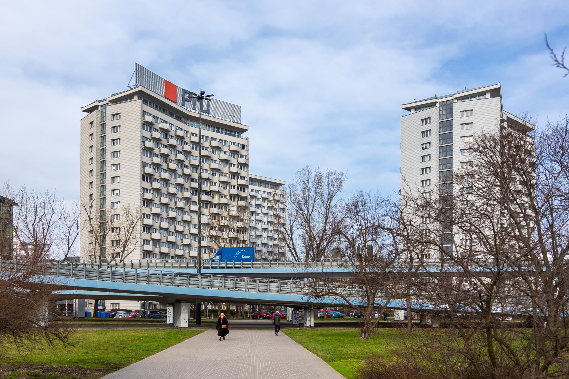 Iksy z Osiedla Torwar - zdjęcia. Jedne z najpiękniejszych bloków PRL w Warszawie
