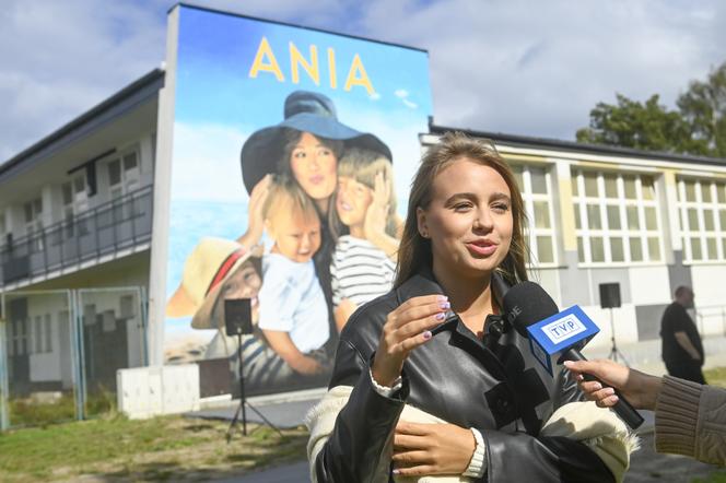 Uroczyste odsłonięcie muralu Anny Przybylskiej